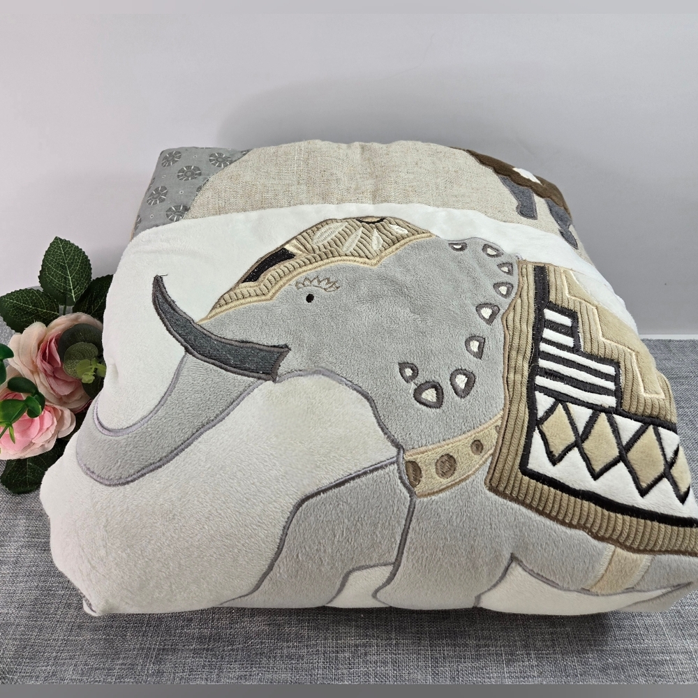 Levtex Baby Crib Comforter Quilt Beige Grey